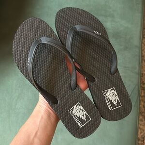 Vans flip flops size 6 NWOT